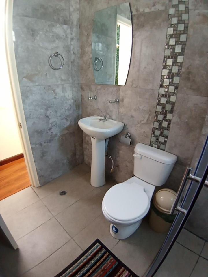 Hostal Atlantis Quito Eksteriør bilde